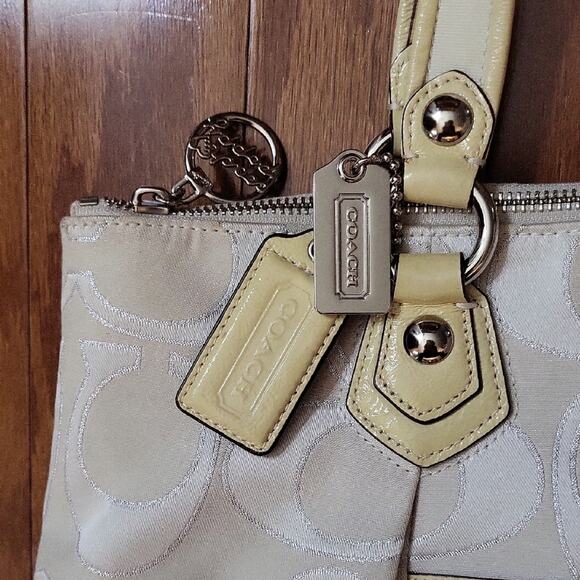 Coach Cream Shoulder Bag with Monogram and Gold Hardware D1120-16289 - Picture 4 of 15
